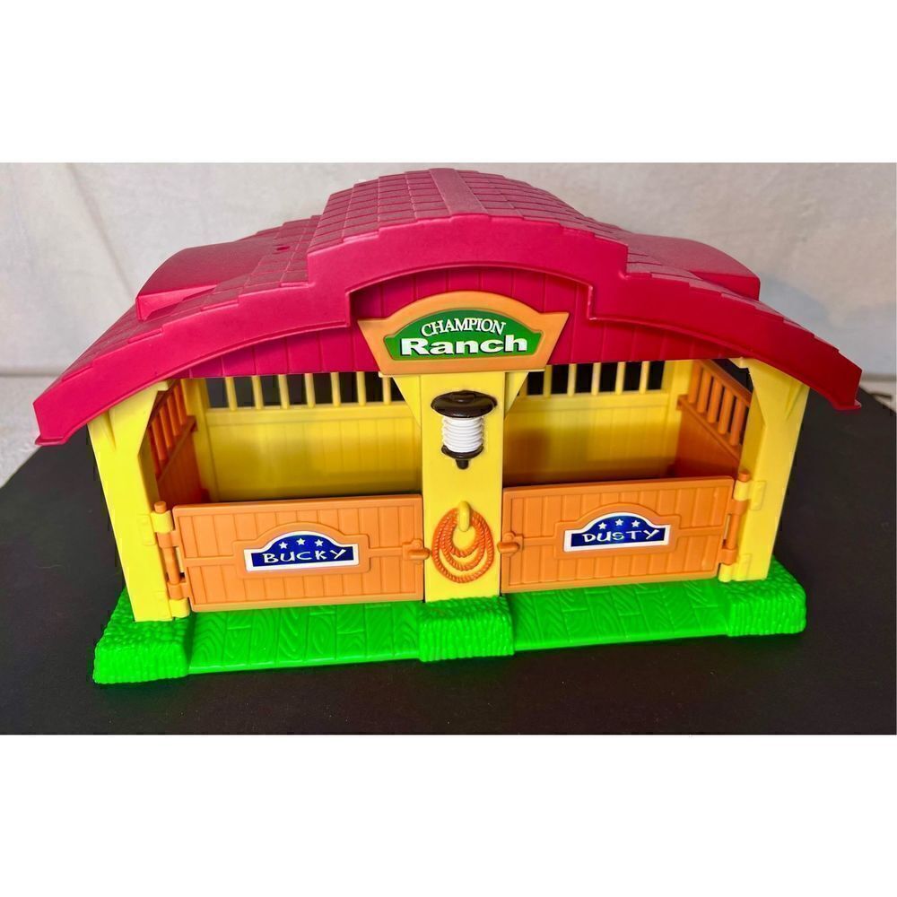 VINTAGE KEENWAY CHAMPION RANCH HORSE STABLE BARN PRETEND PLAY TOY